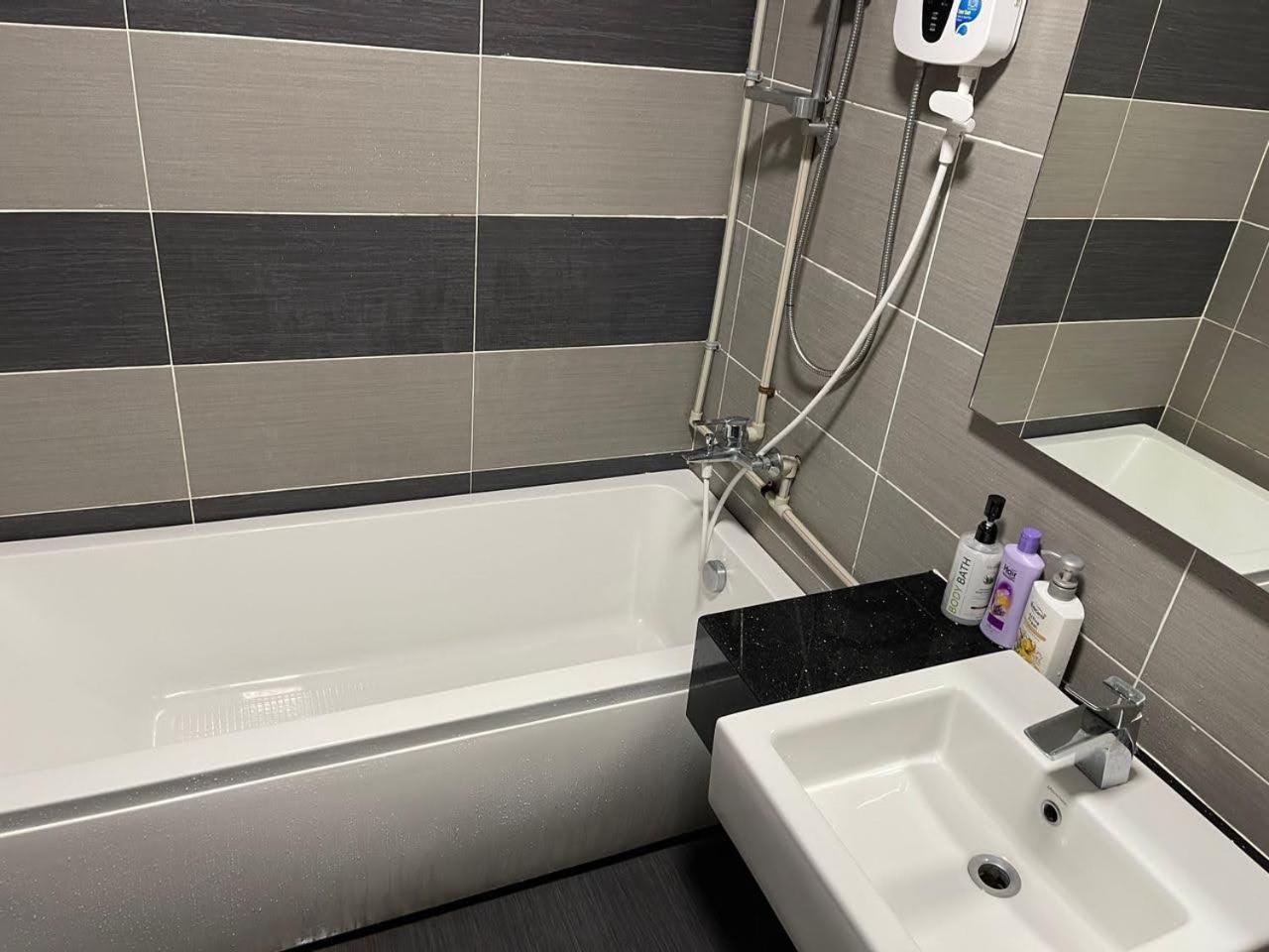 Jb City D'Esplanade Shopping Mall Apartment Johor Bahru Ngoại thất bức ảnh